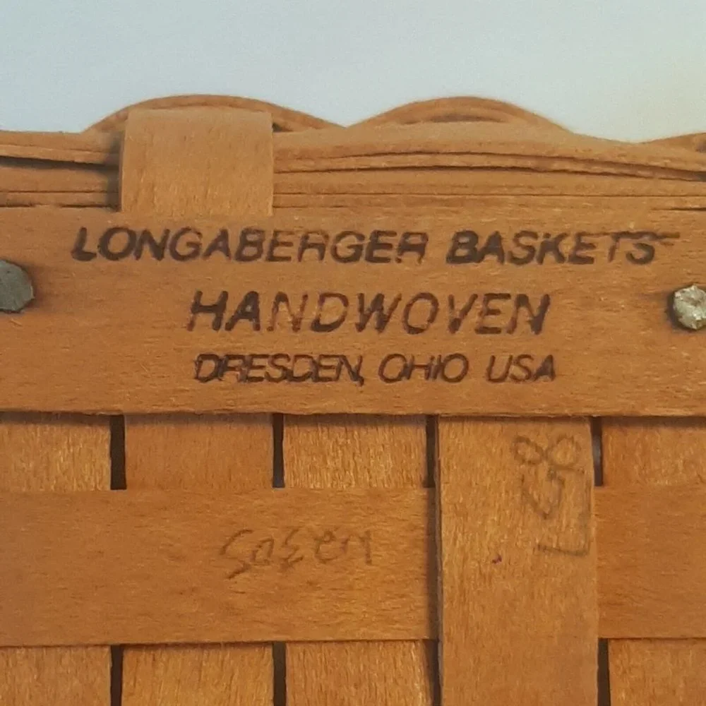 Longaberger Small Wall Pocket Basket 1999? Handwoven 3.5 Inches tall